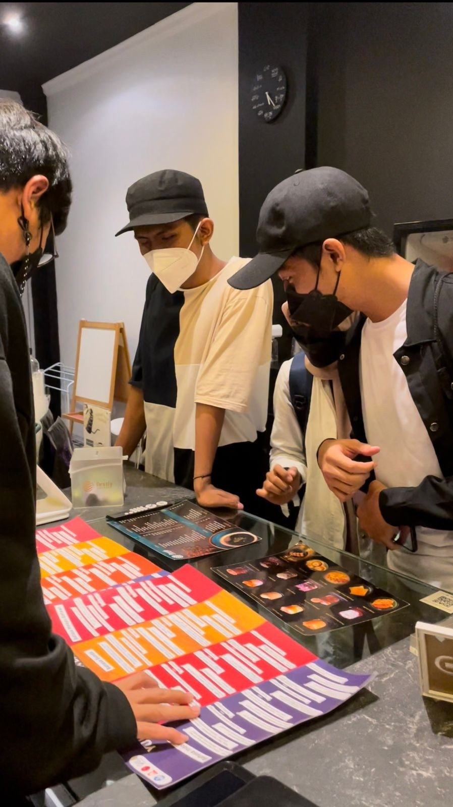 Melonggarkan Celah yang Kian Menyempit:  Asa Pelestarian Bahasa Daerah Lewat Kedai Kopi Ibu Kota